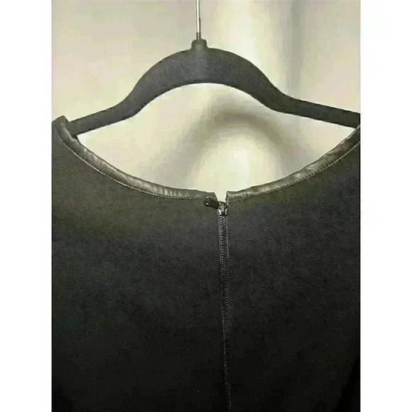 Betsey Johnson Women's Black Sheath Dress Faux Leather Trim Size 12 Knee Length - Picture 6 of 12